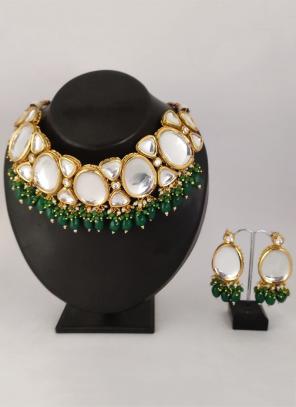 Dark Green Gold Polish High Kundan And Pearls Wedding Necklace Set